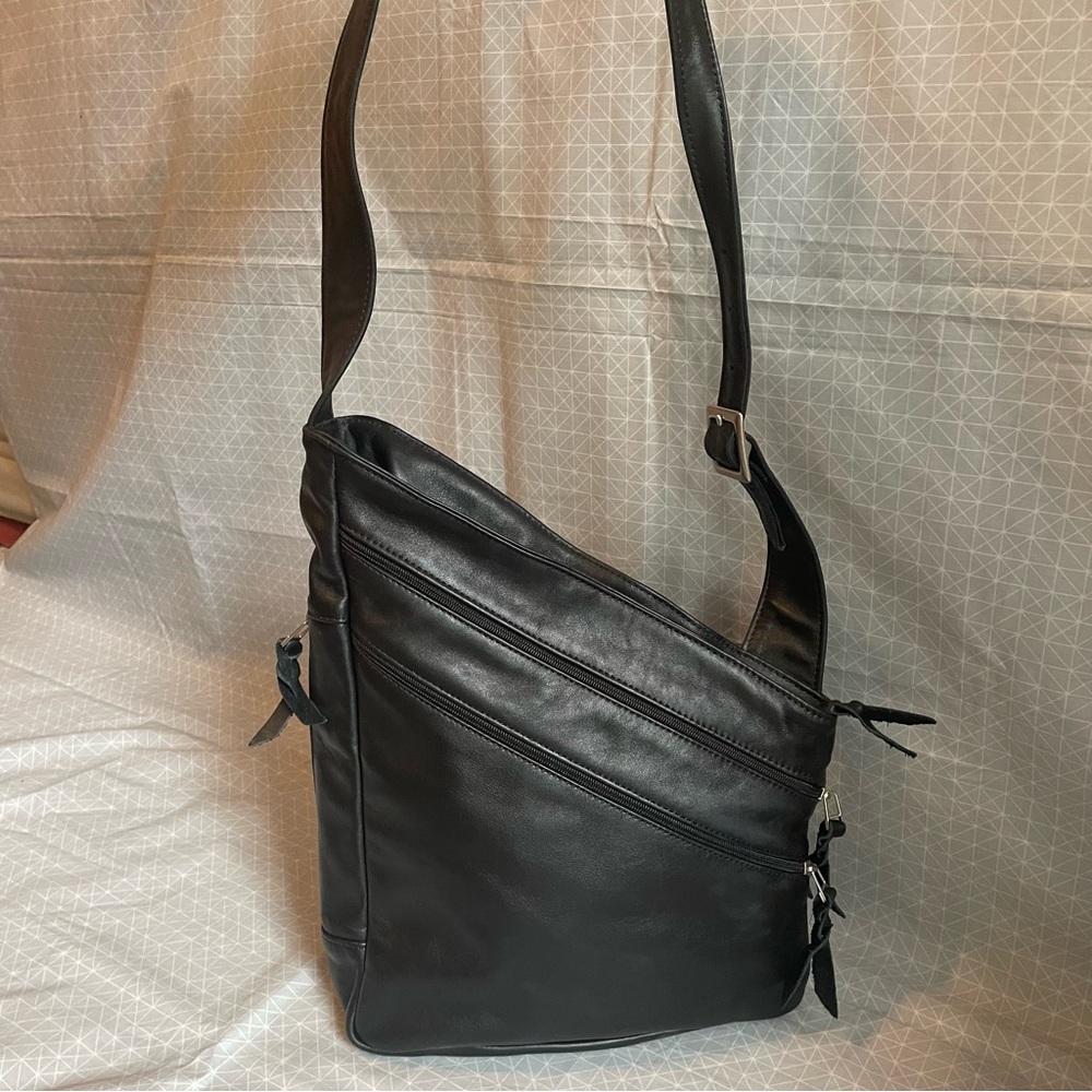 Sven USA No. 801 Black Leather Angled Carryall Bag